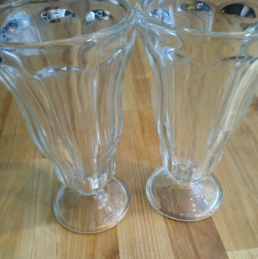 Set of 2 Soda Malt Sundae Glasses Shakes Parfait - Picture 2 of 8